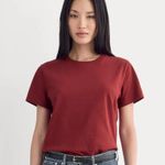 Everlane  The Box Cut Tee in Essential Cotton in Merlot, Size Medium Photo 0