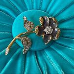 The Nolan Miller Glamour Collection Flower Pin set Green Photo 6