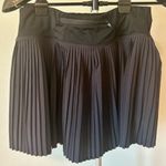 Halara  Pleated Tennis Skirt - Medium - Black Photo 1