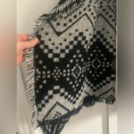 Old Navy Small Soft EUC Black and Gray Patterned Scarf Wrap Photo 1