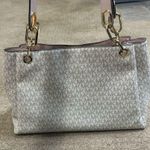 Michael Kors  Trisha Large Triple Gusset Logo Shoulder Bag (vanilla,multi) Photo 3
