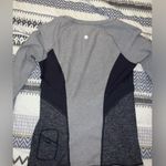 Lululemon ‎ long sleeve shirt size 6 Photo 4