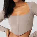 Alo Yoga Soft Sculpt Long Sleeve Corset Crop Top Taupe Sz L Photo 4