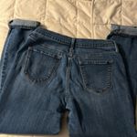 Old Navy  Curvy Skinny Jeans 
Medium Wash 
Mid Rise
Size 6 Regular Photo 2