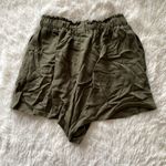 Princess Polly Miami Logic linen shorts in khaki Photo 2