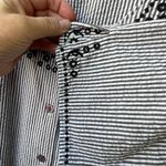 Erika NWT  size L 100% embroidered button front top Photo 5