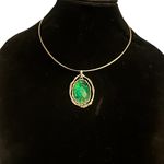 Jones New York gold tone green abalone stone pendant necklace Photo 0