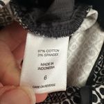 New York And Company . Size 6 Black and White Geometric Modern Flat front Shorts Photo 2