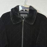 Gallery  Woman's Size M Black Quilted Velvet Faux Fur Collar Zip Coat Photo 1