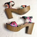 Betsey Johnson  Colorful Floral Wood Platform Dress Sandals Size 8 PENN Photo 7