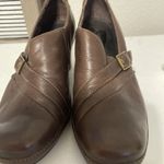 Clarks WOMENS ARTISAN SLIP ON LEATHER BROWN SHOES SIZE 7 1/2 Heel 2.5” Photo 10