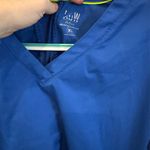 AUW Scrub top Photo 2