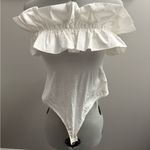 Le lis NWT  White RUFFLE DETAIL TUBE Bodysuit, Small Photo 2