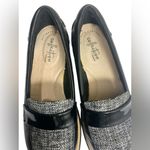 Clarks Women’s 5.5 Sharon Gracie Black White Tweed Supported Comfort Loafers Photo 4