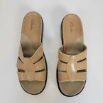Clarks Womens Sandals Size 7.5 Tan Leather Open Toe Platform Slip-Ons 74333 Photo 4