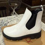 Belk Sugar white boots Photo 2