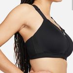 Nike Green Women’s Pro Alpha Sports Bra Photo 2