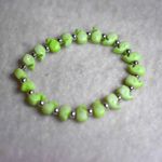 Source Unknown Fun Tiny Green Whales Silver Tone Beaded Stretch 6 Inch Bracelet Photo 2