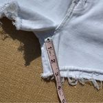 Ética Fern High Rise Vintage White Distressed Denim Shorts Size 27 Photo 7