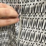 Ann Taylor  Pleated Dressy Shorts in Black & White Geometric Pattern Sz 10 Large Photo 4