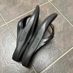 OOFOS Oolala Womens Slip On Thong Comfort Sandals Black 7 EU 38 Photo 10