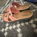 Clarks Bendables Size 8 Leather Pink Boho Artsy Slip On Sandals Photo 3