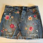 American Eagle Flower embroidered high waisted jean skirt size 4 Photo 0
