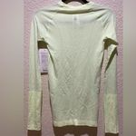 Lululemon NWT Long Sleeve Swiftly Tech Crew Neck Top Fluro Citrus Size 4 Flawed Photo 11
