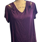 Mudd Purple Cut Out Cold Shoulder Short Sleeve T-Shirt with Embroidered Accents Photo 0