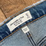 Abercrombie & Fitch Abercrombie The 90s Straight Ultra High Rise 4 short Photo 5