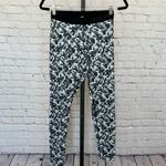 Nike  Pro Pixel Camo Print Leggings Photo 1