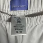 Laura Scott  Women’s Size XL White Elastic Waist Cargo Shorts Photo 3