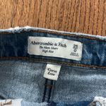 Abercrombie & Fitch Abercrombie High-Rise Mom Shorts Curve Love Photo 3