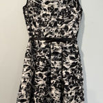 Roz & Ali  Dress Womens 2 Black White Fit & Flare Belt Floral Wedding Whimsigoth Photo 0