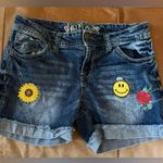 WALLFLOWER Flower Smiley Face Denim Jean Shorts Size undefined Photo 0