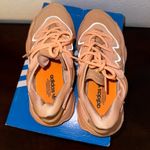 Adidas  Ozweggo Peach Size 5 1/2 kids Size 7.5 women Photo 3