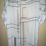 Jeans by Buffalo Buffalo White and Black Geometric Casual Button Down Shirt Photo 0