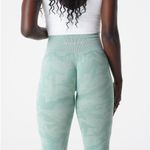 NVGTN Sage Green Camo Seamless Leggings Small Photo 4