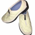 Lands' End quilted top zip shoe Photo 0