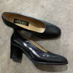 Cathy Jean  Vintage Y2K Black Leather Chunky Heel Pumps SZ 7.5 Photo 0