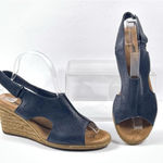 Clarks  Lafley Rosen Wedge Sandals in Navy  Leather Slingback Sandals Size 8.5 Photo 0