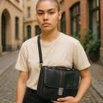 Botkier  black leather crossbody bag with brown trim Flap closure Vintage Photo 2