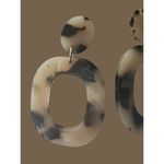 Acrylic Faux Tortoise Shell Pierced Dangle Earrings Open Oral 2" long Tan Black Photo 1