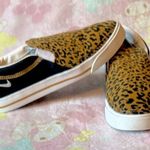 Nike Leopard Print Slip-on sneakers (RARE) (NEW) 6.5 woman’s Photo 0