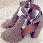 Universal Threads Universal Thread heels NWT Photo 5