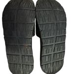 Nike  Black Slides size 7 GUC Photo 2