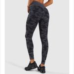 Gymshark Camo Seamless Leggings Black Black and Gray Camo Leggings Size Medium Photo 1