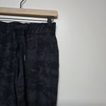 Lululemon Stretch HR Jogger Sz‎ 4 Color Black Camo Photo 1