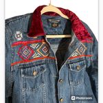 Shaver lake Vintage Embroidered Bohemian Denim
Jean Jacket size XL Photo 4