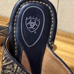 Ariat Womens Black Embossed Tooled Leather Wedge Thong Sandals Size 8 Photo 8